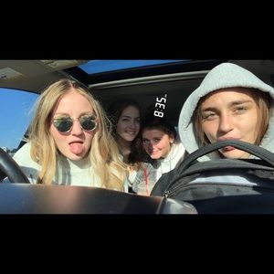 Meet your Posher, Jasmine